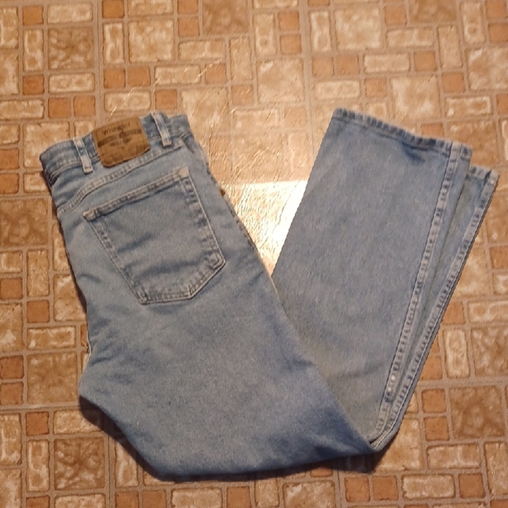 Men's Blue Jeans Wranglers Size 34x30 Faded Jeans